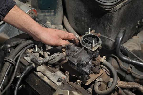 Otomotiv, mekanik sabitleme karbüratörü