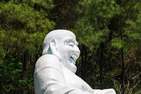 statue of laughing buddha
