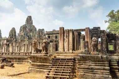 Kamboçya dünya mirası sitesinde Angkor kalıntıları