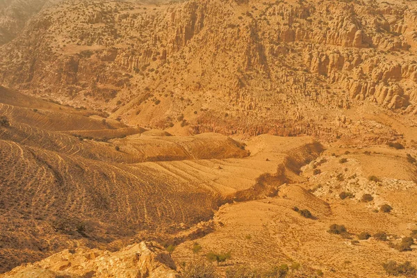 Wadi Dana rezerv tipik peyzaj. Wadi Dana Milli Parkı. Ürdün