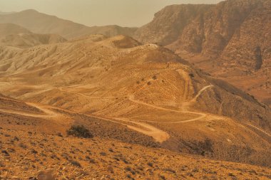 Wadi Dana rezerv tipik peyzaj. Wadi Dana Milli Parkı. Ürdün