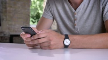 Ofis telefon yazarak eller mans