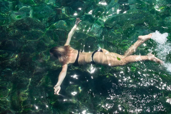 Attractive Girl Swimming Sea — Stock Photo, Image