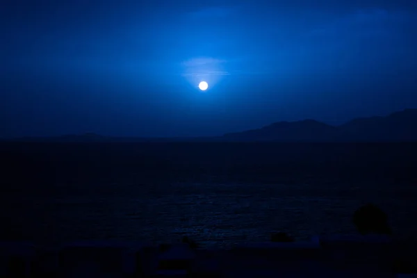 Luna Cielo Nocturno Sobre Fondo Natural — Foto de Stock