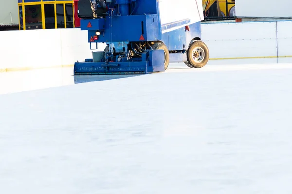 Μηχανή Πλήρωσης Πάγου Διαδικασία Γυαλίσματος Πάγου Στο Παγοδρόμιο Μηχανή Πάγου — Φωτογραφία Αρχείου