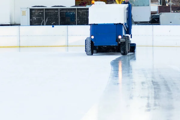 Eisfüllmaschine Eispolierprozess Auf Der Eisbahn Eismaschine Auch Eine Rohstoff Oder — Stockfoto