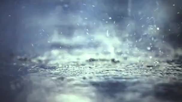 슬로우 모션으로 바닥에 떨어지는 빗방울 — 비디오