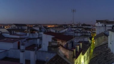 Cordoba gün doğumunda çatıların Timelapse - İspanya