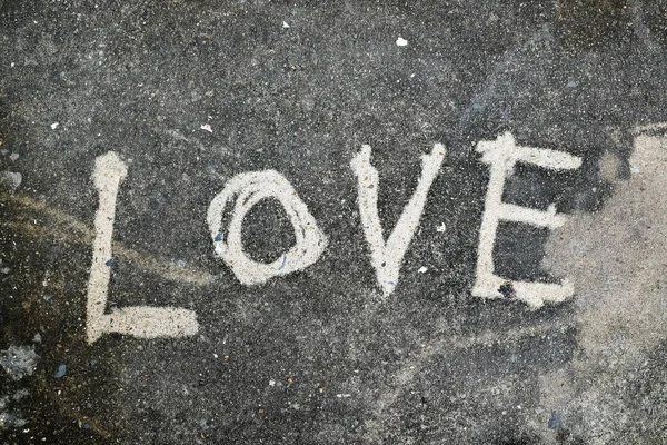 Очистите Любовную Букву Граненом Цементном Фоне Рисунок — стоковое фото