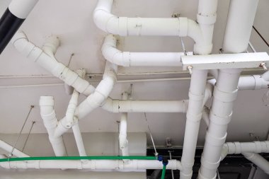 Beyaz Pvc Su Boru Hattı Sistemi, Güvenli ve Temiz Sulama