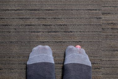 Eski Çorap Gözyaşı Göster Ayak Parmağı Katta