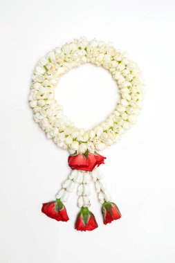 Asya Stil Yasemin Garland izole Beyaz Arka Plan üzerinde