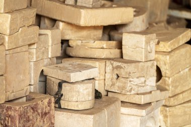 Seramik Fabrikasında Birçok Clay Moulding Block Yapımı