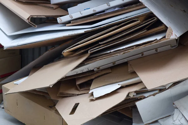 Ανακυκλώστε Ζαρωμένο Έγγραφο Κιβωτίων Στο Πάτωμα Για Διαδικασία Ανακύκλωσης — Φωτογραφία Αρχείου