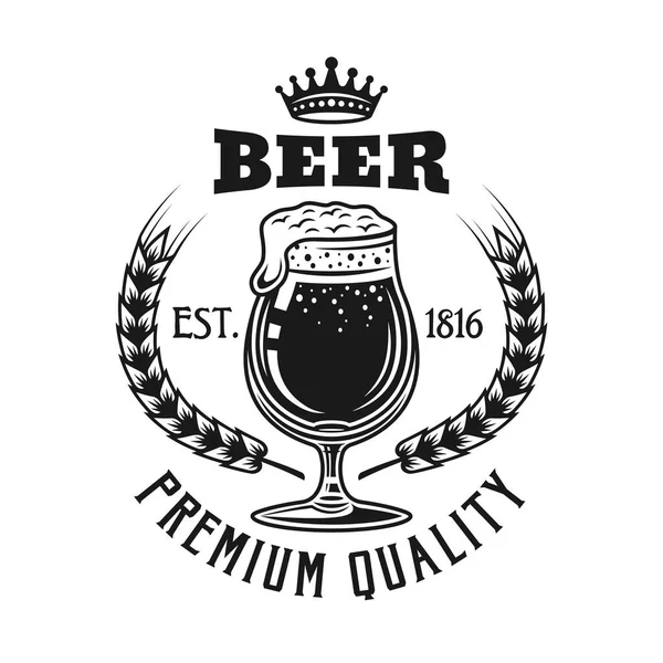 Μπύρα διάνυσμα έμβλημα με το γυαλί που απομονώνονται σε λευκό — Διανυσματικό Αρχείο