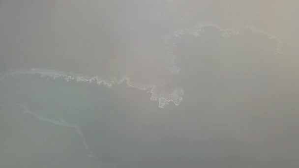 Vista Aérea Del Acantilado Del Océano Empinada Costa Rocosa Reserva — Vídeo de stock