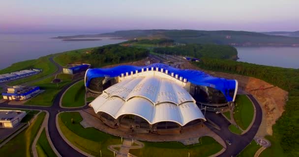 Összességében Távoli Helikopter Panoráma Modern Tengermelléki Akvárium Apec Russky Sziget — Stock videók