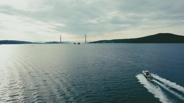Luftaufnahme Der Halbinsel Egersheld Mit Elitehäusern Und Yachtclub Wladiwostok Russland — Stockvideo