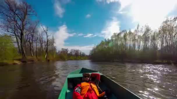 Egy Turista Hajóztak Udegei Hajón Bikin Folyó Bikin Nemzeti Park — Stock videók