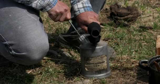 Maio 2018 Krasny Yar Território Primorye Homens Udege Cobrem Morcego — Vídeo de Stock