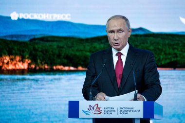 Eylül, 2018 - Vladivostok, Primorsky Krai - Rusya Federasyonu Vladimir Putin'in Doğu Avrupa Ekonomik Forum 2018 yılında Doğu Ekonomik Forumu bir parçası olarak Başkan tarafından konuşma