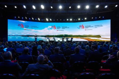 Eylül, 2018 - Vladivostok, Primorsky Krai - Genel Kurul oturumu beş devlet başkanları arasında: Rusya, Çin, Japonya, Moğolistan ve Kore. Çerçevede, ülkelerin illenders: Vladimir Putin, XI Jinping, Battulga, Şinzo Abe, Li Nak Yong.