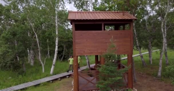 Pont Observation Pour Observation Des Animaux Sauvages Dans Réserve Sikhote — Video