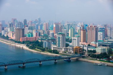 Kuzey Kore, Pyongyang - Kuzey Kore'nin başkenti Pyongyang'a orta kesiminde çekim panoramik