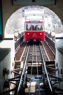Vladivostok füniküler bina. Teleferik bir ip hareket.
