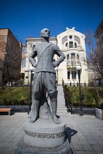 July 2013 Vladivostok Primorsky Krai Monument Yul Brinner — Stock Photo, Image