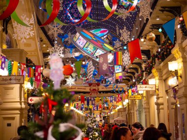 Ocak, 2019, Moskova - yılbaşı dekorasyon, ana alışveriş merkezinde Moskova (Sakız)