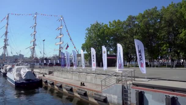 September 2018 Wladiwostok Das Segelschulschiff Nadeschda Liegt Der Hauptliegewand Von — Stockvideo