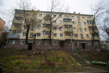 2013, Vladivostok - Vladivostok paneli ve tuğla evler konut geliştirme. Uzakdoğu'nun başkentin bölgelerinde uyku sokakları