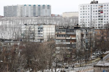 2013, Vladivostok - Vladivostok paneli ve tuğla evler konut geliştirme. Uzakdoğu'nun başkentin bölgelerinde uyku sokakları
