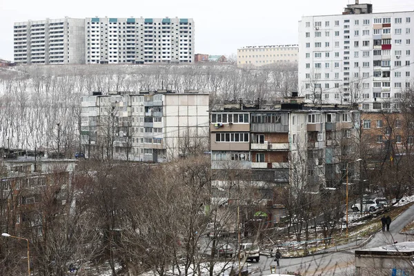 2013, Vladivostok - Vladivostok paneli ve tuğla evler konut geliştirme. Uzakdoğu'nun başkentin bölgelerinde uyku sokakları