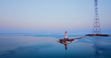 Tokarev Lighthouse Vladivostok içinde en iyi hava panoramik manzaralı. Deniz feneri büyük Haliç Bay Peter içinde yer alır. Bir Uzakdoğu'nun en eski fenerler. 