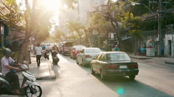 2019 Μπανγκόκ Ταϊλάνδη Κίνηση Στους Δρόμους Της Ασίας Μοτοποδήλατα Αυτοκίνητα — Αρχείο Βίντεο