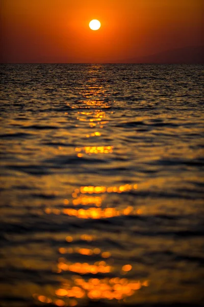 Vertical Photo Beautiful Sunset Sun Sets Horizon Backdrop Sea — Stock Photo, Image