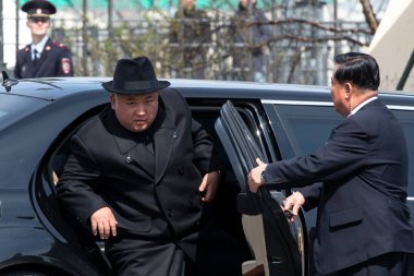 Vladivostok, Primorye Territory - 26 Nisan - Dprk Genel Sekreteri Portresi (Kuzey Kore) Vladivostok şehrinin Uzak Doğu başkenti yaptığı ziyaret sırasında.