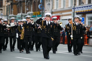 Mayıs 9, 2013 - Vladivostok, Primorsky Krai - Zafer Geçit Töreninde Rus ordusunun asker sütunları. Vladivostok merkez sokaktan askeri yürüyüş sütunları.
