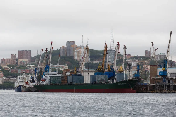 Septiembre 2013 Vladivostok Rusia Vladivostok Commercial Sea Port Terminal Contenedores — Foto de Stock