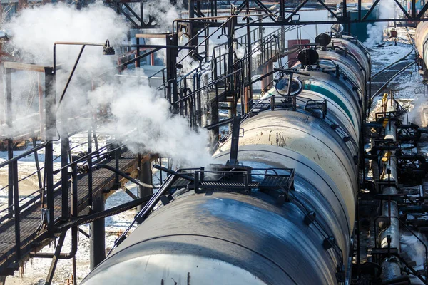 Comboios Ferroviários Com Tanques Para Transporte Produtos Petrolíferos Estão Tapume — Fotografia de Stock