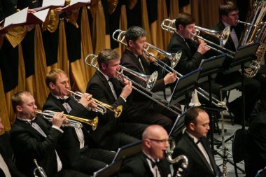 Eylül, 2014 - Vladivostok, Primorsky Territory - Senfoni Orkestrası Mariinsky Tiyatrosu şubesinin Küçük Sahnesi'nde klasik parçalar sergiliyor