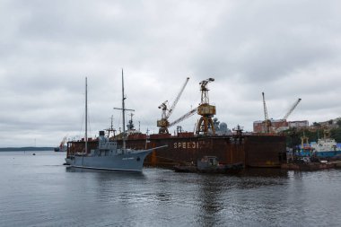 Ağustos, 2014 - Vladivostok - Anıt gemi-anıt 