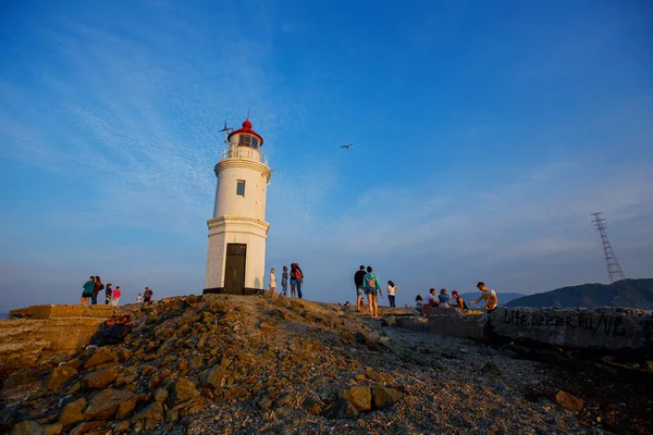 托卡列夫斯基灯塔是远东海域最古老的灯塔之一 也是符拉迪沃斯托克彼得大湾的灯塔之一 建于1876年 — 图库照片