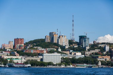 Ağustos, 2014 - Vladivostok, Rusya - Vladivostok şehrinin deniz cephesi. Uzakdoğu'nun başkentinin orta kesimi