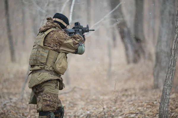 Ноябрь 2014 Россия Активные Военные Учения Лесу Стрельба Армии Осеннем — стоковое фото