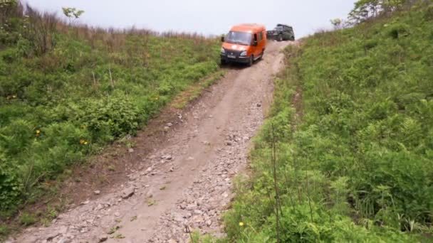 Sommer 2019 Primorsky Krai Russland Orangefarbener Expeditions Kleinbus Fährt Über — Stockvideo