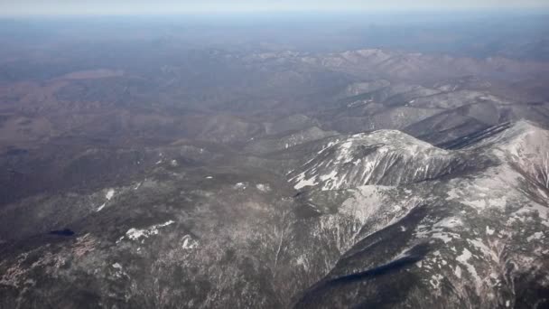 Visas Desde Ojo Buey Avión Vista Las Montañas Pueblos Campos — Vídeo de stock