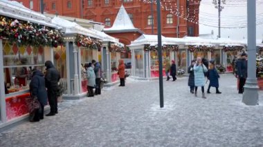 31 Aralık 2018 - Moskova, Rusya - Yeni yıl arifesinde Kızıl Meydan. Moskova 'daki Manezhnaya Meydanı' nda yılbaşı havlaması